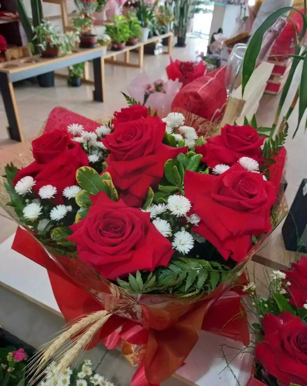 Mimo Escarlate Rosas em Base de Vidro